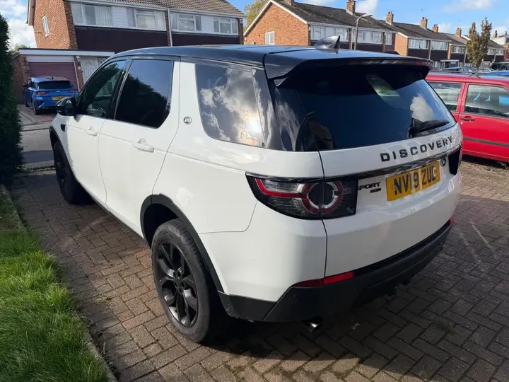 Land Rover Discovery Sport 2019 photo 3