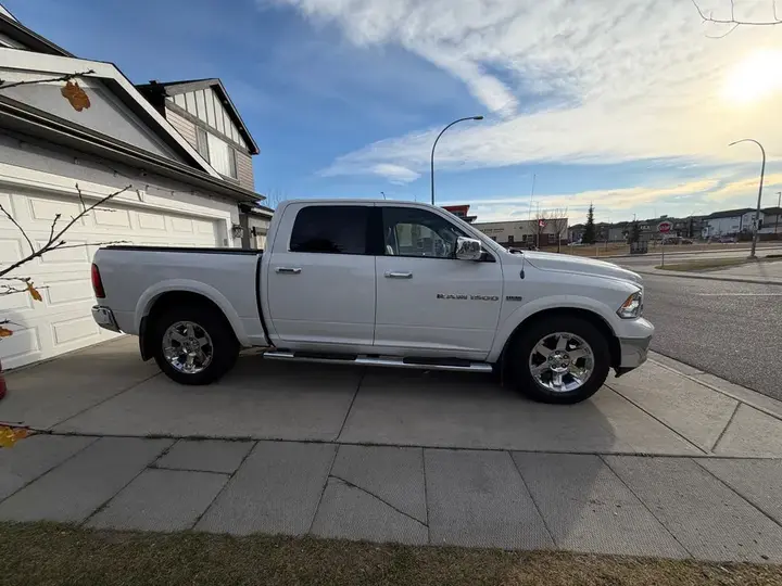 Ram 1500 Laramie 2012 photo 3