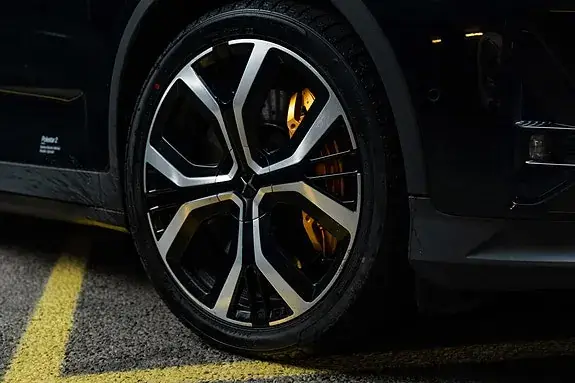 Polestar 2 2021 photo 3