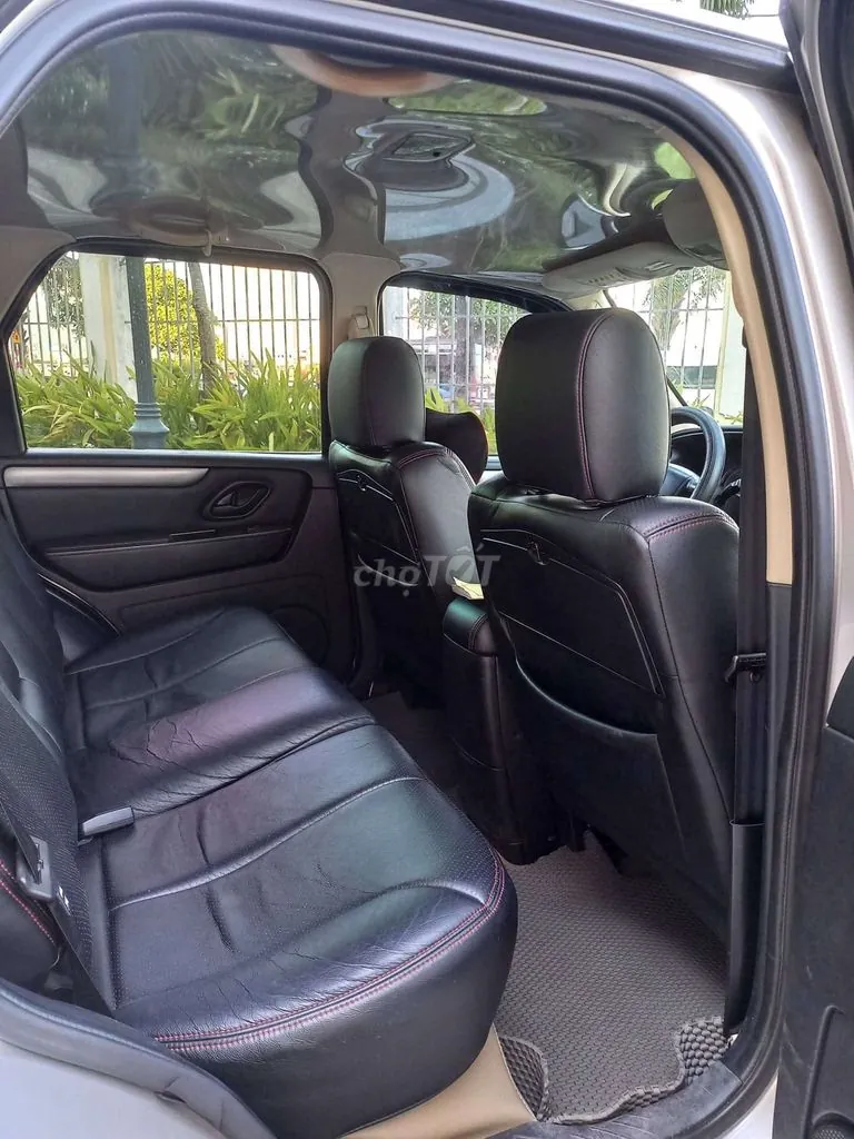 Ford Escape 2011 photo 3