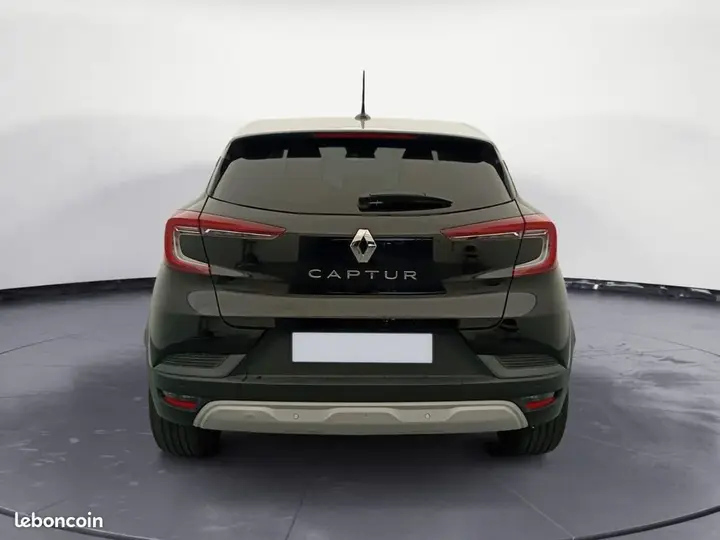 Renault Captur 2023 photo 2