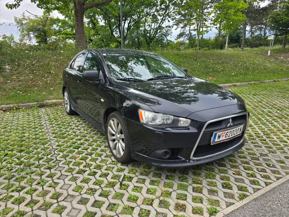 Mitsubishi Lancer 2010 photo 3