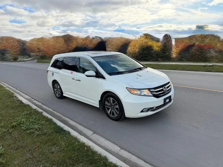 Honda Odyssey 2014 photo 2