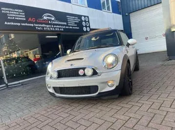 Mini Cooper S 2010 photo 2