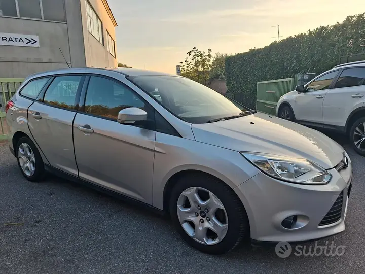 Ford Focus 2013 photo 3