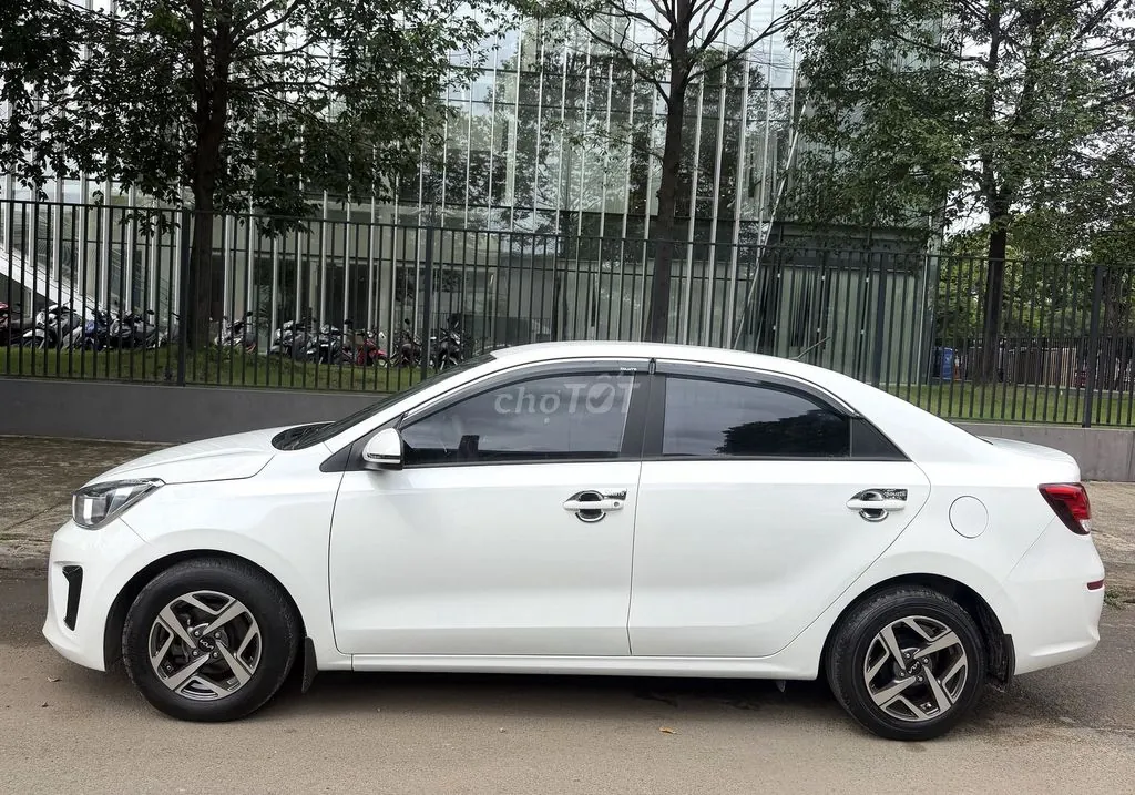 Kia Soluto 2023 photo 2