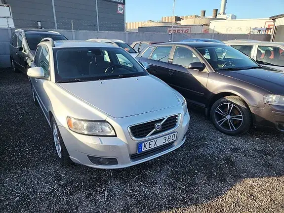 Volvo V50 2010 photo 2