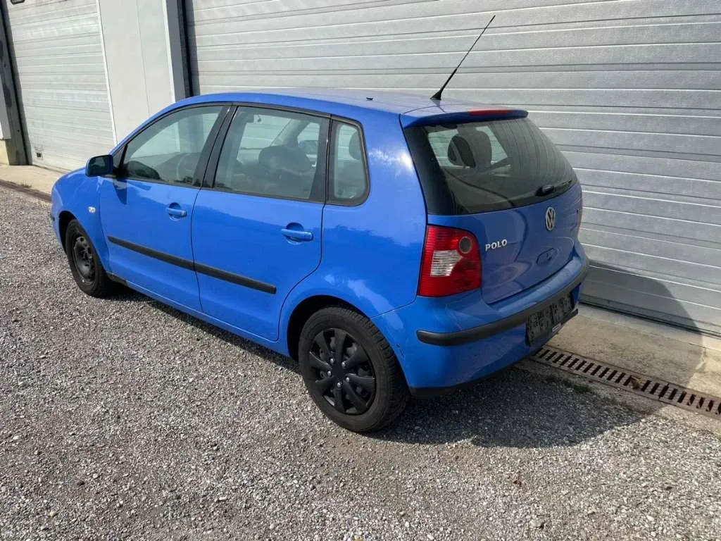 Volkswagen Polo 2002 photo 2