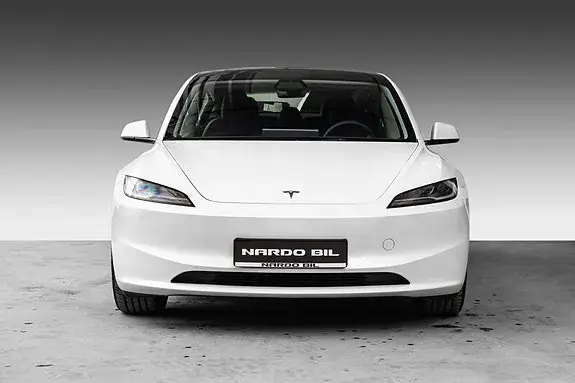 Tesla Model 3 2024 photo 3