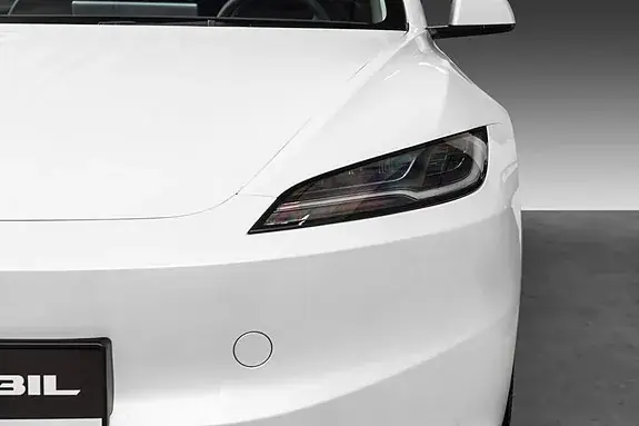 Tesla Model 3 2024 photo 4