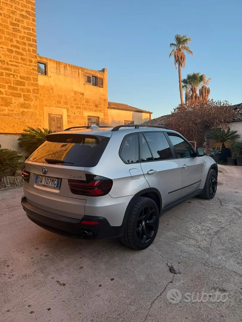 BMW X5 2009 photo 2