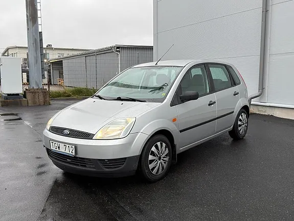 Ford Fiesta 2004 photo 3