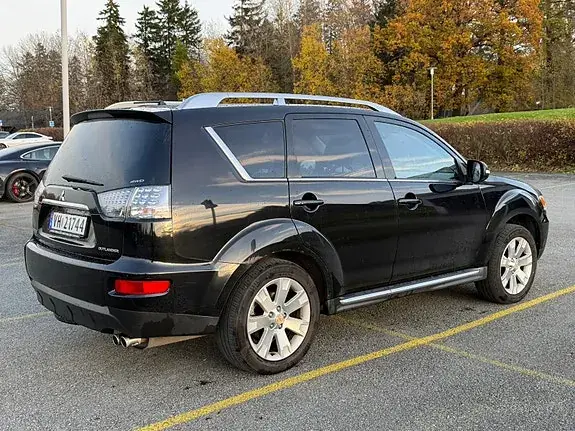 Mitsubishi Outlander 2010 photo 2