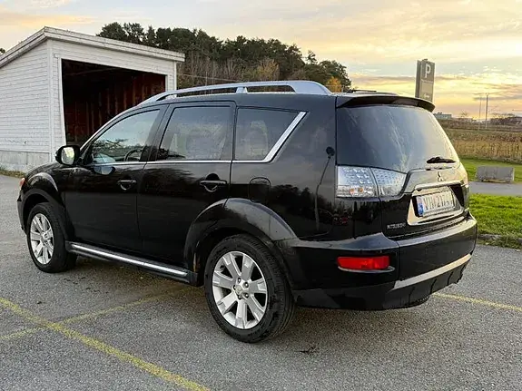 Mitsubishi Outlander 2010 photo 5