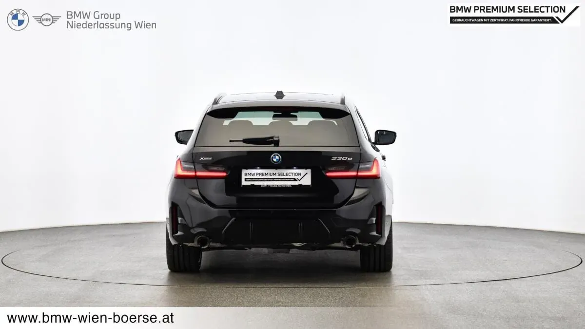 BMW 3 Series 2025 photo 2