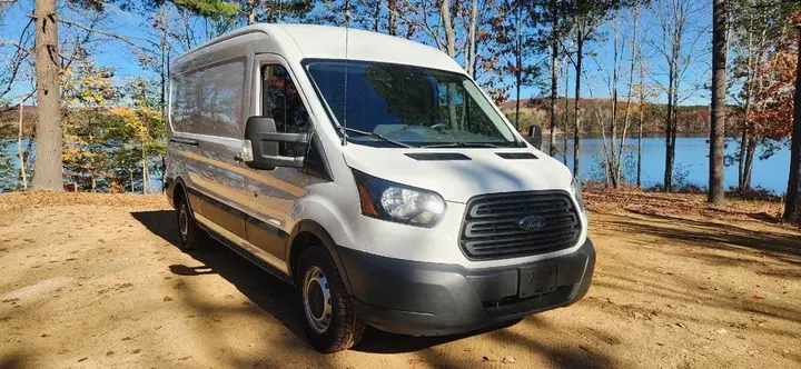 Ford Transit Cargo 2018 photo 2