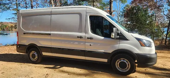 Ford Transit Cargo 2018 photo 3