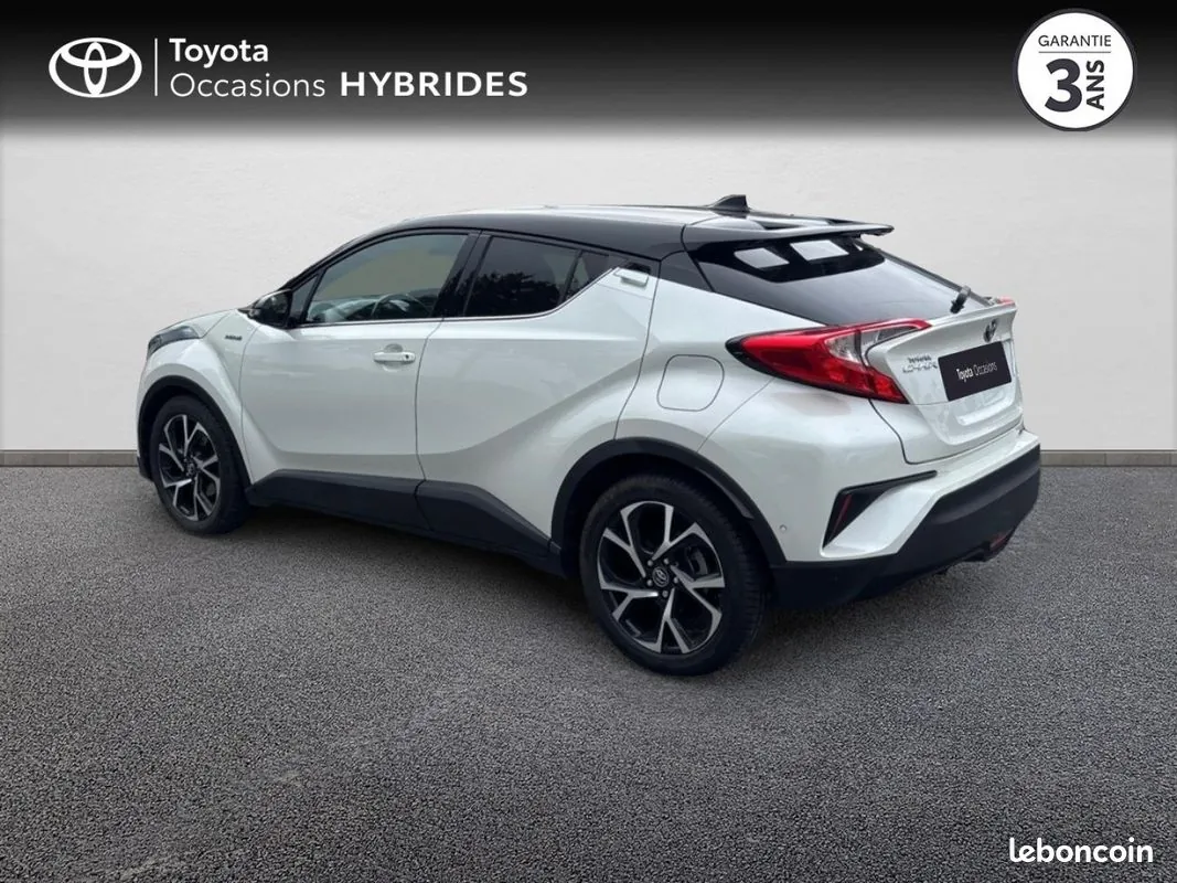 Toyota C-Hr 2017 photo 2