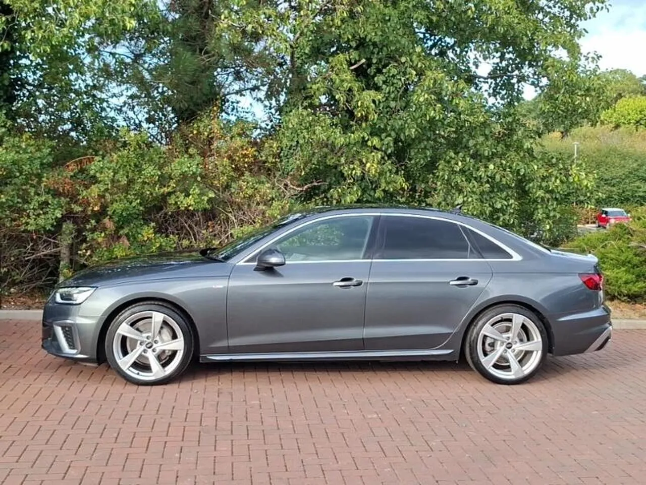 Audi A4 2023 photo 4