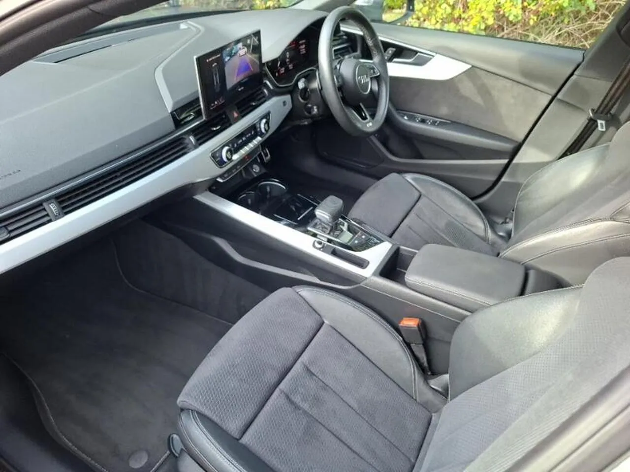 Audi A4 2023 photo 5