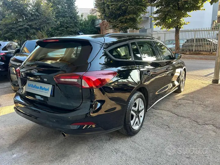 Ford Focus 2023 photo 3