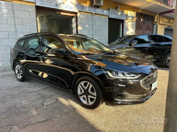 Ford Focus 2023 photo 2