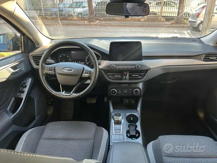 Ford Focus 2023 photo 5