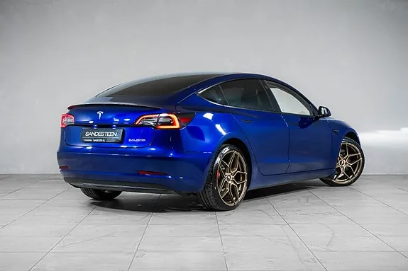 Tesla Model 3 2023 photo 4