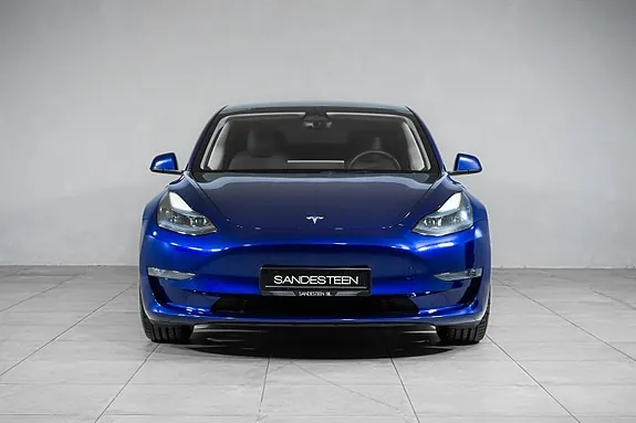 Tesla Model 3 2023 photo 2