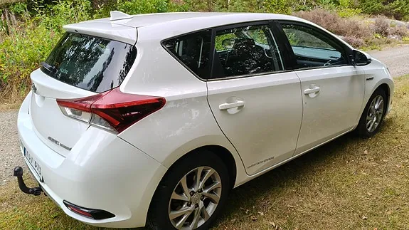Toyota Auris 2016 photo 2