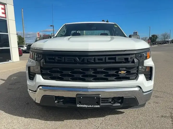 Chevrolet Silverado 1500 2024 photo 2