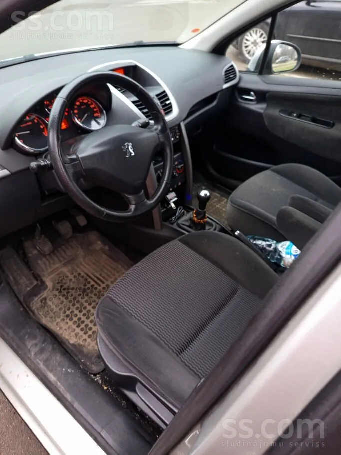 Peugeot 207 2007 photo 3