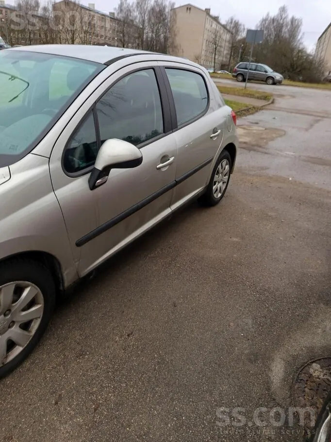 Peugeot 207 2007 photo 4