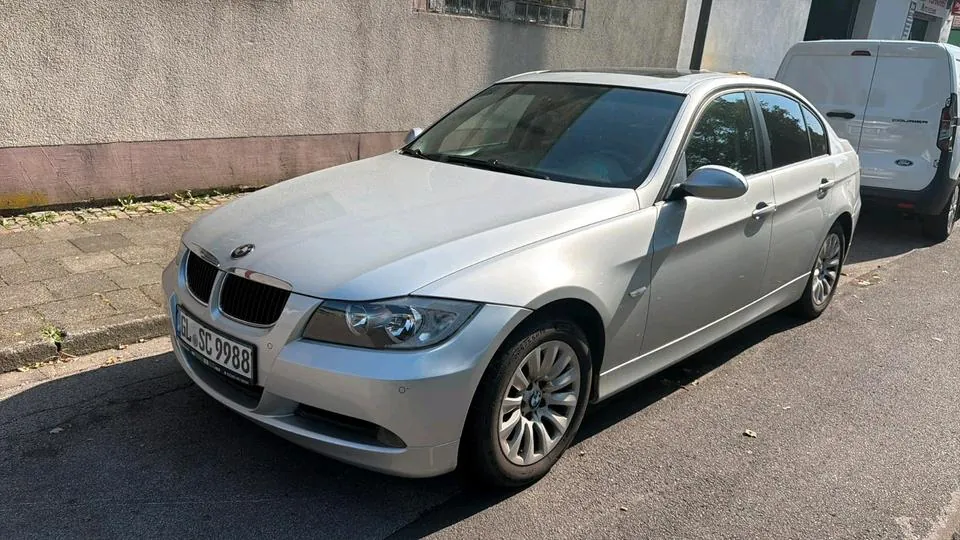 BMW E90