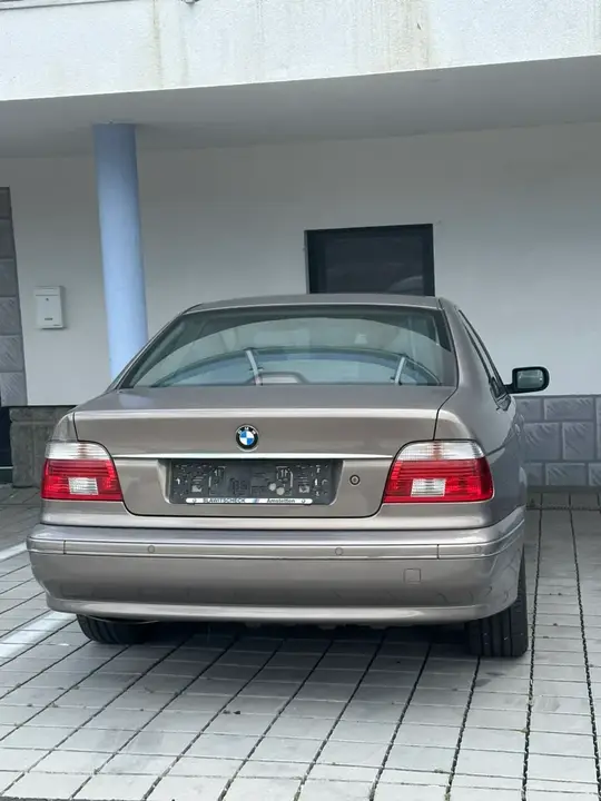 BMW 5 Series 2002 photo 2