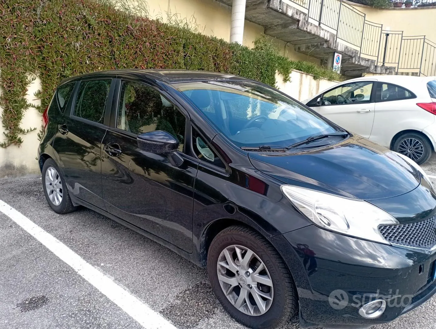 Nissan Note 2014 photo 2