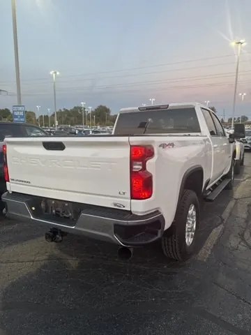 Chevrolet Silverado 3500Hd 2022 photo 3
