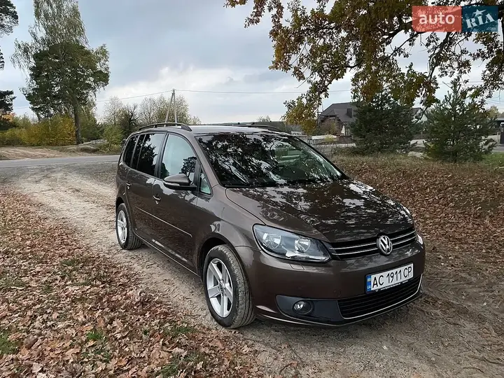 Volkswagen Touran 2014 photo 2
