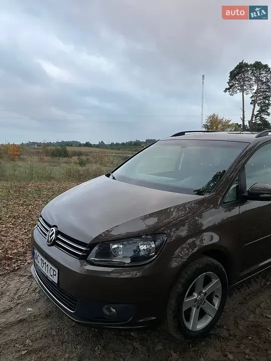 Volkswagen Touran 2014 photo 3