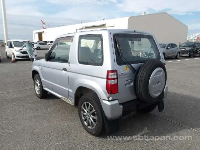Mitsubishi Pajero Mini 2012 photo 3