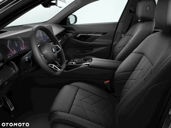 BMW 5 Series 2025 photo 5