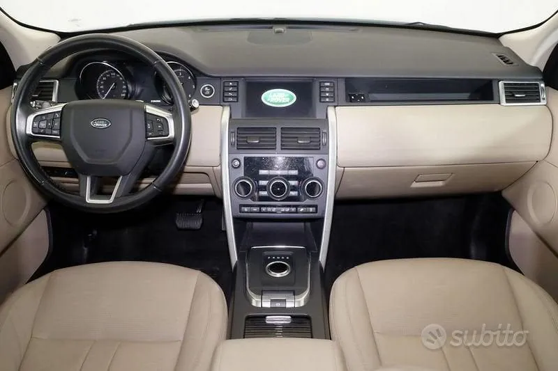 Land Rover Discovery Sport 2019 photo 4