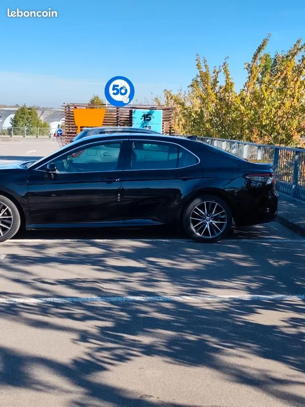 Toyota Camry 2024 photo 2