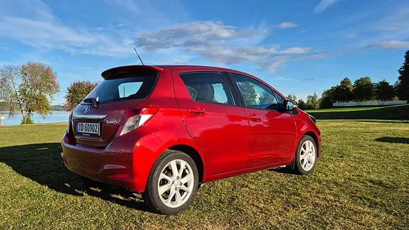 Toyota Yaris 2011 photo 5