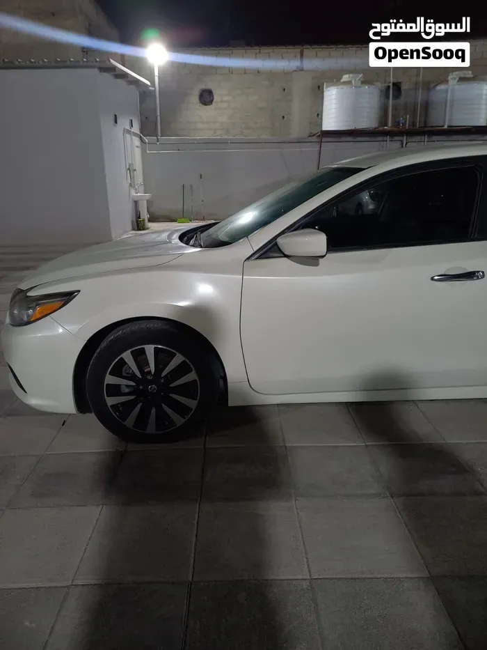 Nissan Altima 2018 photo 4