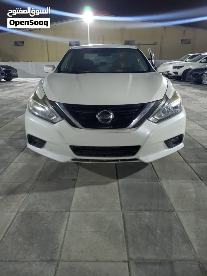 Nissan Altima 2018 photo 2