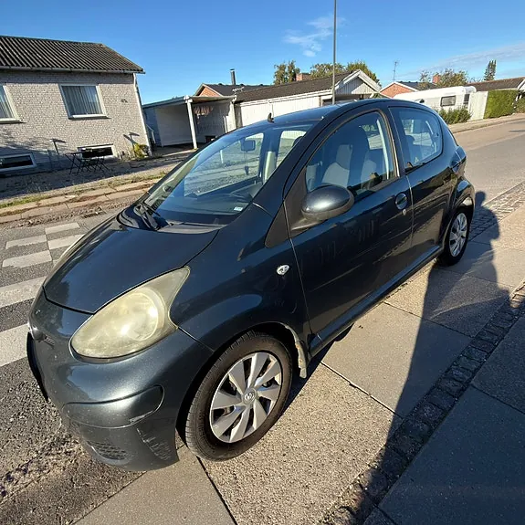 Toyota Aygo 2010 photo 3
