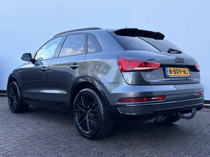 Audi Q3 2017 photo 2
