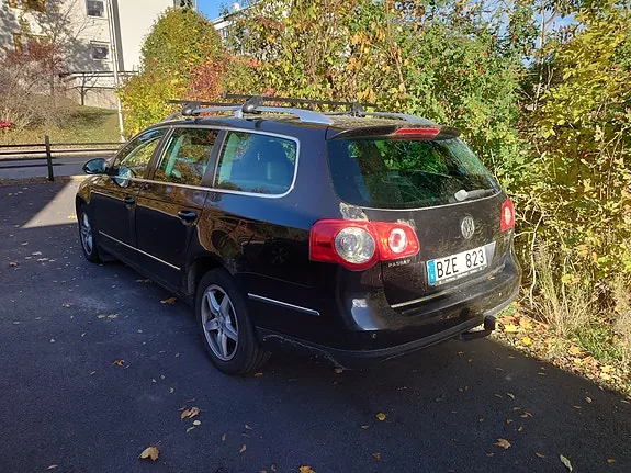 Volkswagen Passat 2010 photo 2