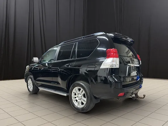 Toyota Land Cruiser 2011 photo 3